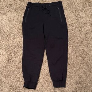 Old Navy Dynamic Fleece Black Jogger Pants with Zipper Pockets
